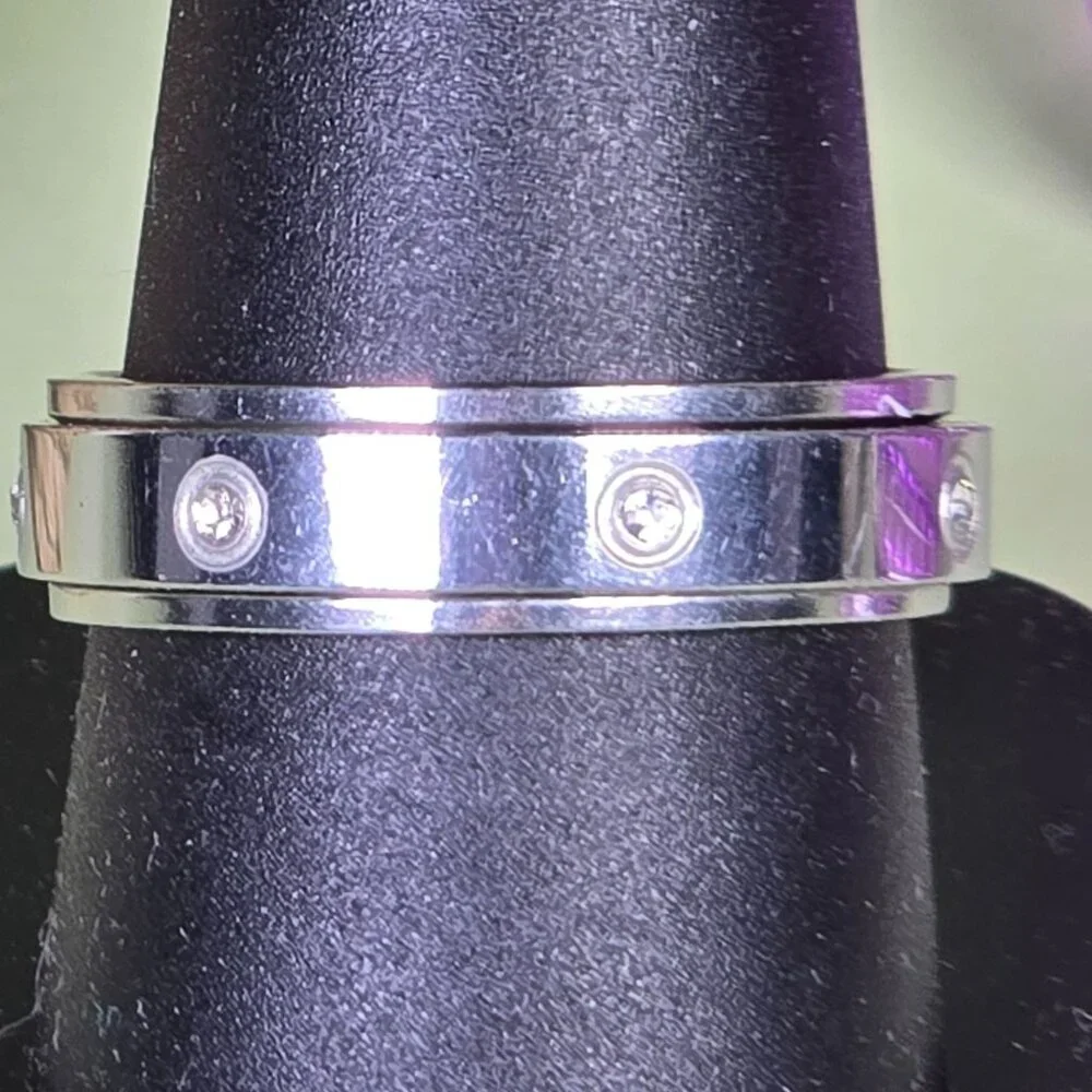 Stainless Steel Spinner Ring With‎ Crystal Accents Size 10 (NWOT)